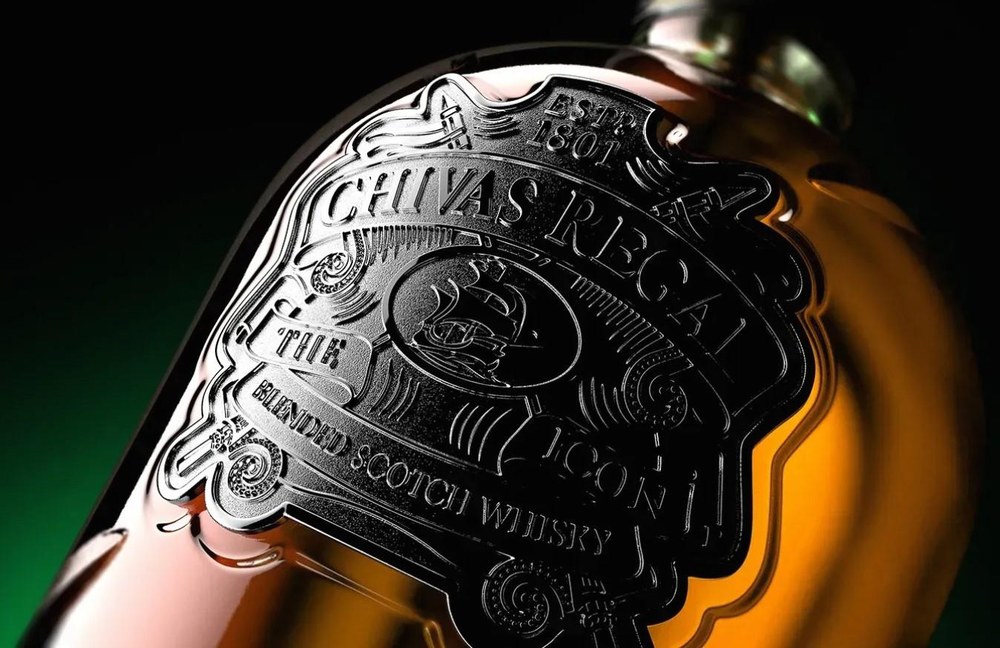 От дворца к вашему бокалу: Chivas Regal — легенда в каталоге VINO&VINO