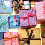 Що можна подарувати з фото: 25 креативних ідей