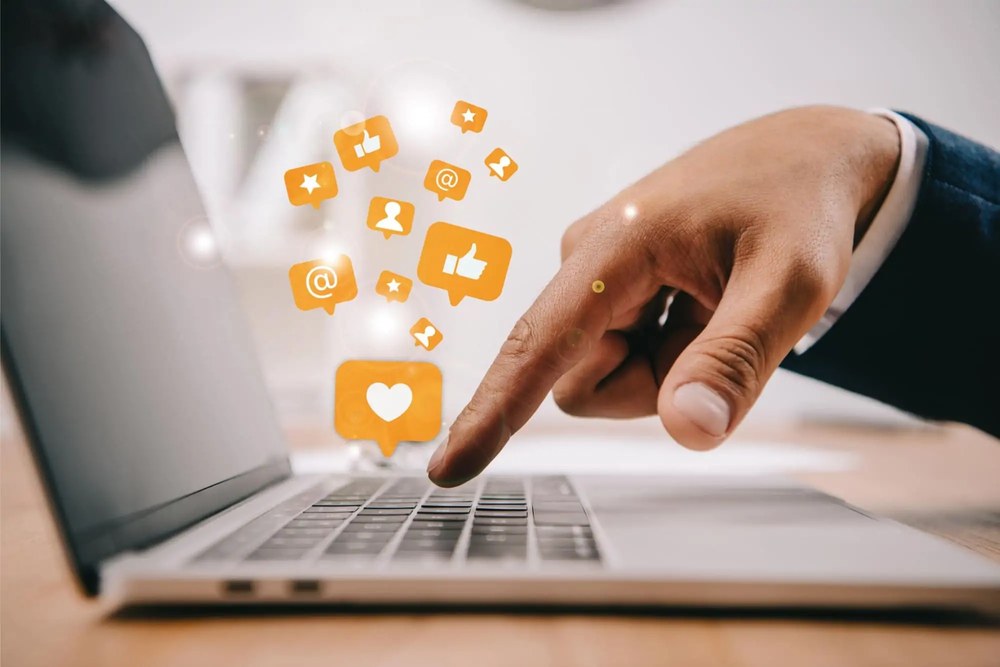 Онлайн курс SMM менеджменту – отримання нової спеціальності без меж і незручностей