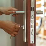 Де купити вхідні двері в квартиру в Києві – поради та огляд