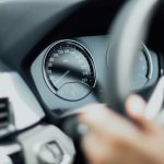 Марність поспіху під час водіння: чому варто сповільнити темп на дорозі