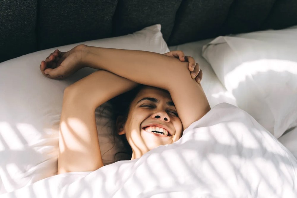 В чому особливість комплектів постільної білизни з великим принтом?