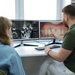 Видалення зуба: коли без цього не обійтися та які є альтернативи 