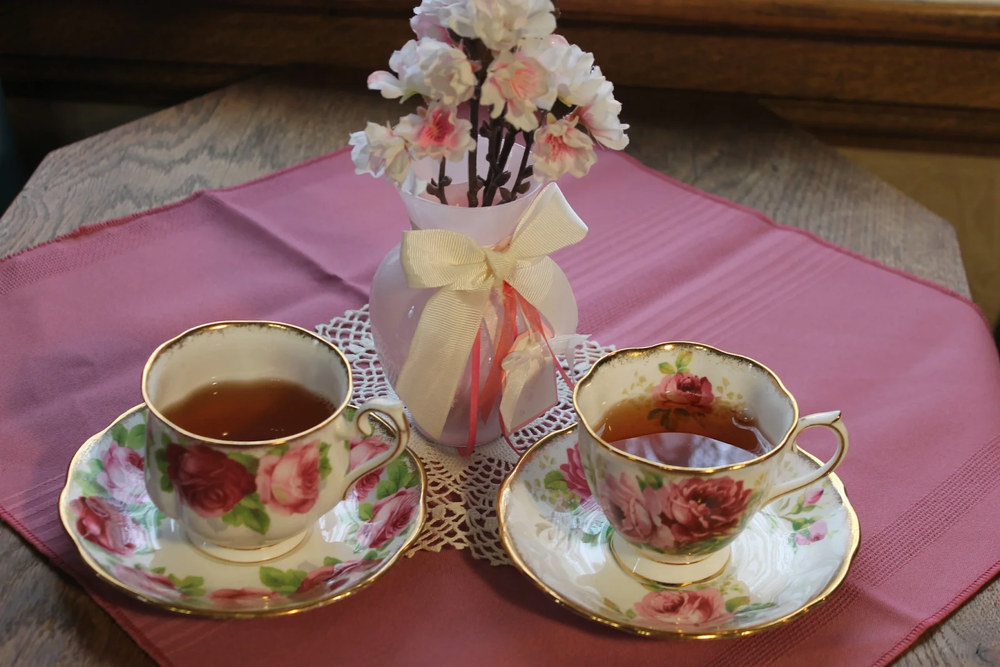 Ритуалы тепла и уюта: как выбрать идеальный чайный сет для весенних праздников