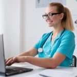 Как искать работу в медицине и не терять время на слабые вакансии