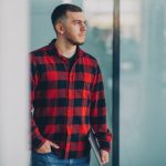 Чому клітинка залишається класикою у сорочкових тканинах і як її обрати
