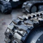 Какой реальный ресурс у резиновых гусениц Тракс в условиях Украины